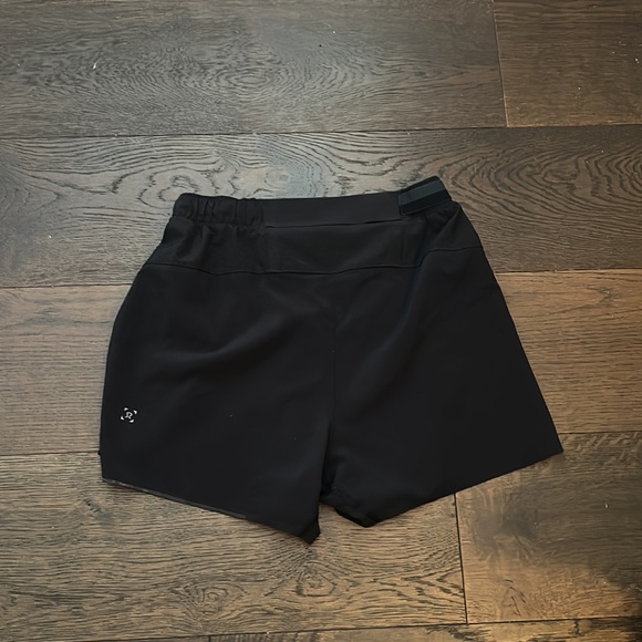 Men’s Lululemon 4inch surge shorts - Picture 2 of 4